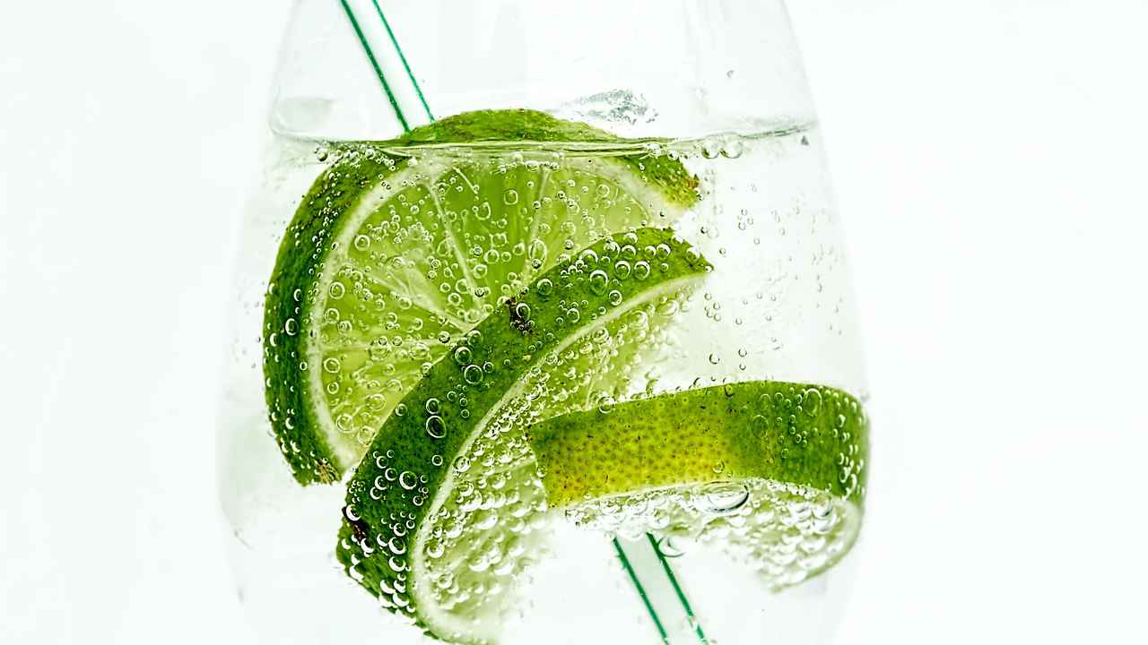 a simple carbonated water contains zero calories. adding lime of some fruit can add some extra flavour